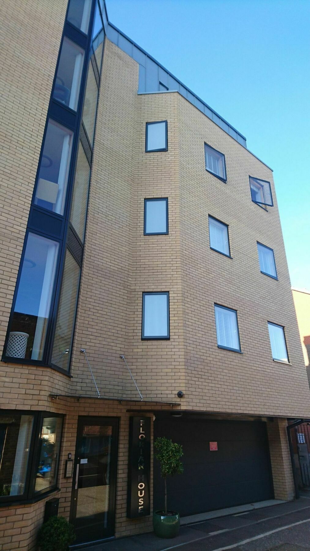 Lux Living Apartments - Florian House CBG Exterior foto